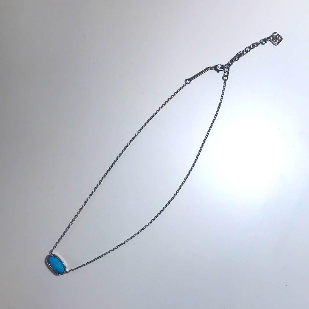 Kendra Scott necklace